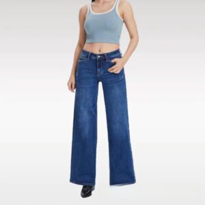 Jeans a vita media con micro-svasatura